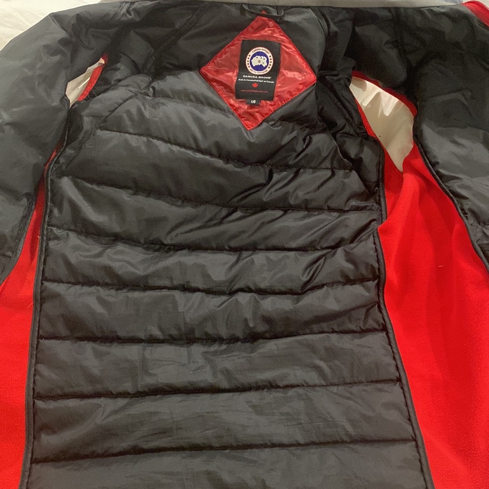 Canada Goose Red Zip Up Vest in Size L - Picture 11 of 12